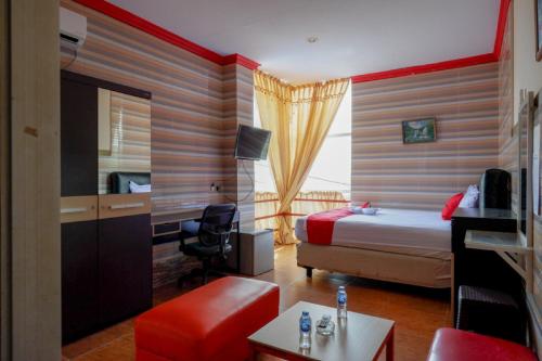 RedDoorz near Kendari Beach 2 in Kendari