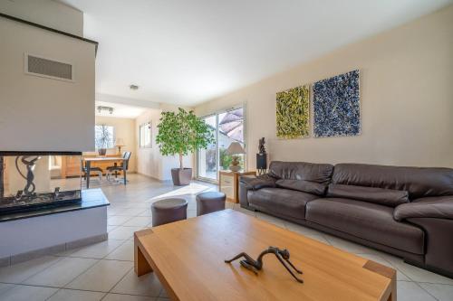 Maison avec piscine 8 couchages entre Annecy et Aix les bains in Rumilly
