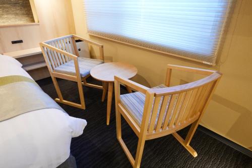 Standard Double Room image 5