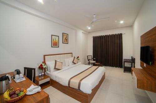 Deluxe Double Room image 10
