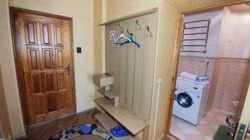 One bedroom. 11 Pushkinska St. Centre of Kiev - image 8