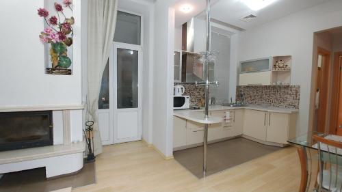 Two Bedrooms. Lux. 6 Zankovetskoi str. Near Kreschatyk