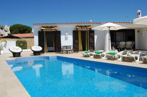 Villa 2, great spot Oura beach, Albufeira, Albufeira