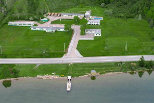 Cabot Trail Motel - Accommodation - Baddeck