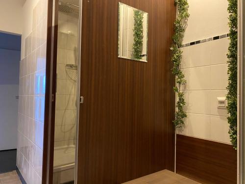 Bathroom, PREMIUM Hostel in Airport Berlin-Tegel