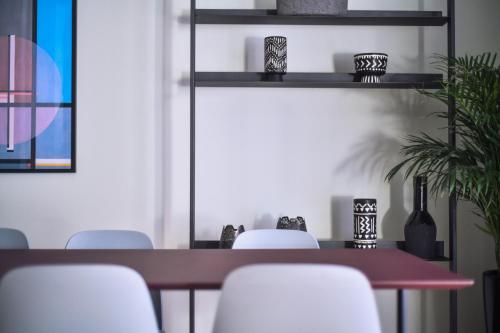 Kolonaki Boutique Apartments by Olala Homes Room Type - Deluxe Two-Bedroom Apartment with Balcony 2