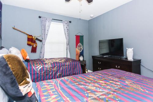 Five-Bedroom House image 10