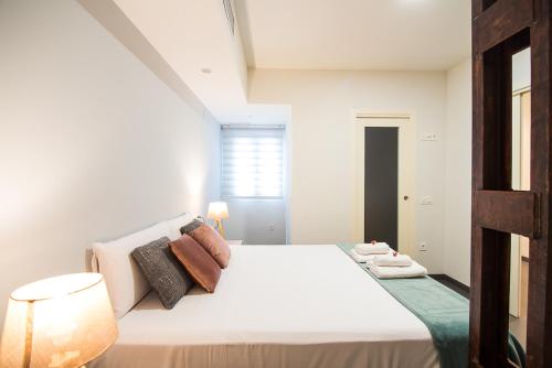 One-Bedroom Apartment image 10