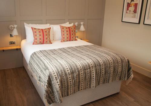 The Kings Arms Hotel - image 3