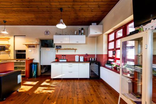 Natali Vendégház és étterem Mátra (Natali Vendeghaz es etterem Matra) in มาทรัสเซนทิเมอร์