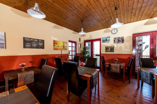 Natali Vendégház és étterem Mátra (Natali Vendeghaz es etterem Matra) in มาทรัสเซนทิเมอร์