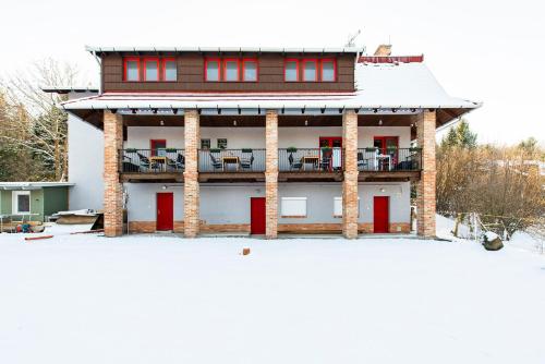 Natali Vendégház és étterem Mátra (Natali Vendeghaz es etterem Matra) in มาทรัสเซนทิเมอร์