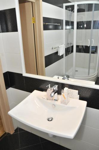 Hotel Langust - image 3