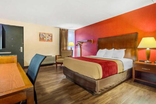 Econo Lodge Inn & Suites Brookings - image 6