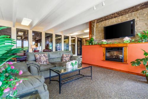 Econo Lodge Inn & Suites Brookings in 布魯金斯