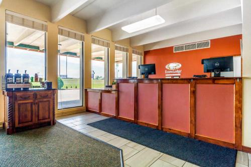 Econo Lodge Inn & Suites Brookings