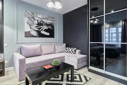 Apartments Center 2 - NEAR KHRESCHATYK - PALACE OF SPORTS - GULLIVER MALL - image 5