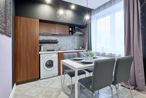 Apartments Center 2 - NEAR KHRESCHATYK - PALACE OF SPORTS - GULLIVER MALL - image 11