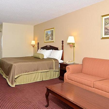 Travelers Inn & Suites - Memphis