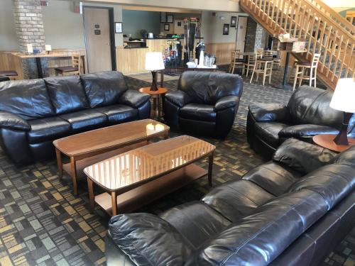 Cobblestone Hotel & Suites - Wisconsin Rapids