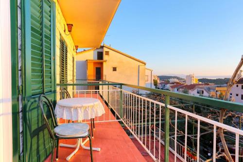 Apartments and rooms with parking space Makarska - 18028 - main image