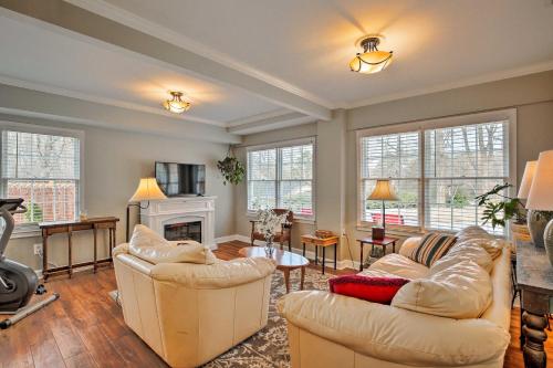 Cheery Cottage with Yard Less Than 1 Mile to Marietta Square