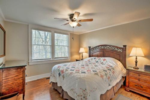 Cheery Cottage with Yard Less Than 1 Mile to Marietta Square