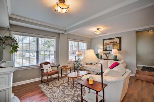 Cheery Cottage with Yard Less Than 1 Mile to Marietta Square