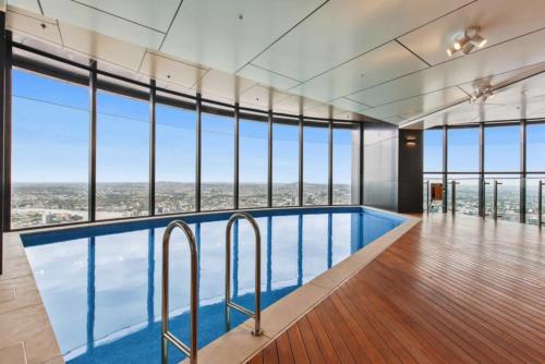 Hamptons Retreat on Level 77 Skytower