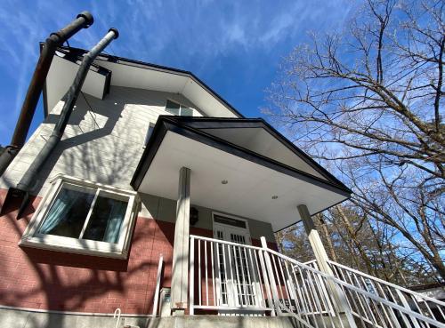 Chalet Strickland - image 3