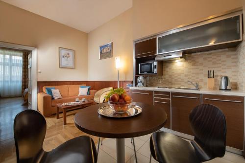 Red Brick Apartments - image 12