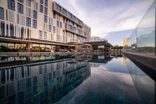 Swimming pool, Noom Hotel Niamey in Niamey