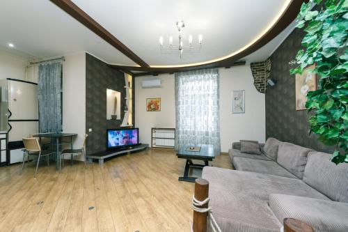 One bedroom. Luxury. 25.Antonovycha. Centre