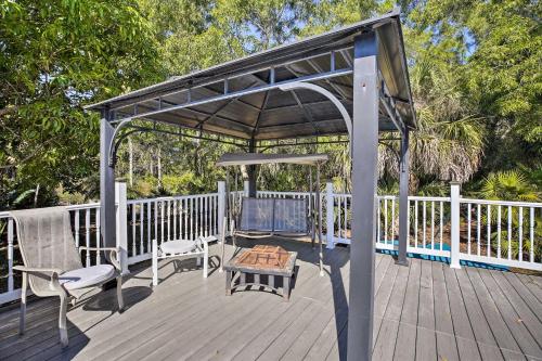 Coastal Bokeelia Oasis with Pool, Deck and Fire Pit!