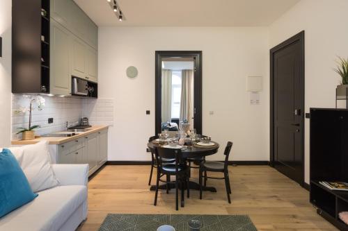 One-Bedroom Apartment image 7