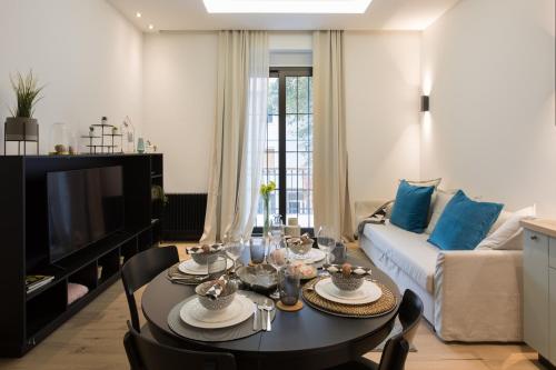 One-Bedroom Apartment image 6