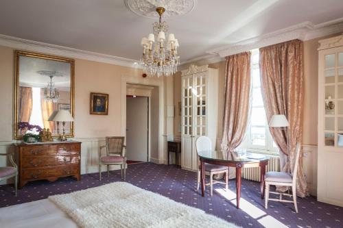 room detail thumbnail 1