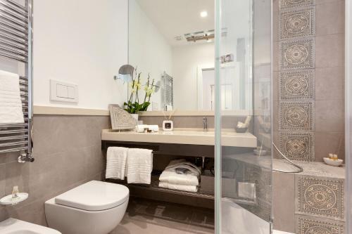 504 Corso Suites