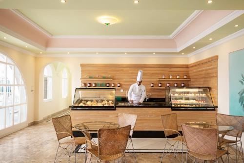 Mitsis Family Village Beach Hotel - image 6