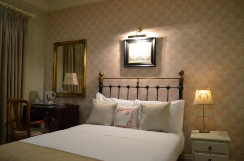 The Listowel Arms Hotel - image 8
