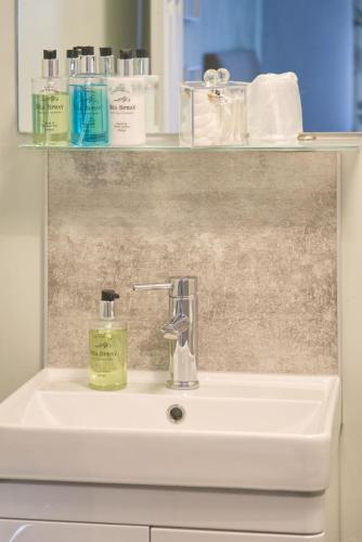 The Cambridge Guest House - image 4