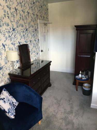 Earlston House - image 6