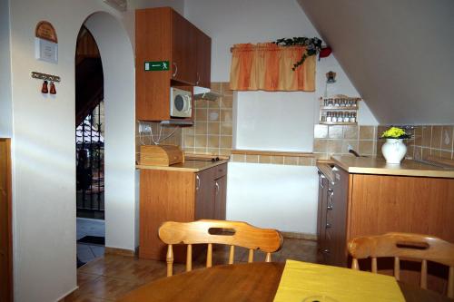 Sklep u Veselých - image 5