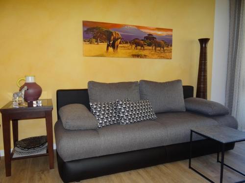 Apartment with Mountain View