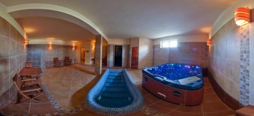 Sauna, Harmonia Wellness Villa in Zilvasvarada