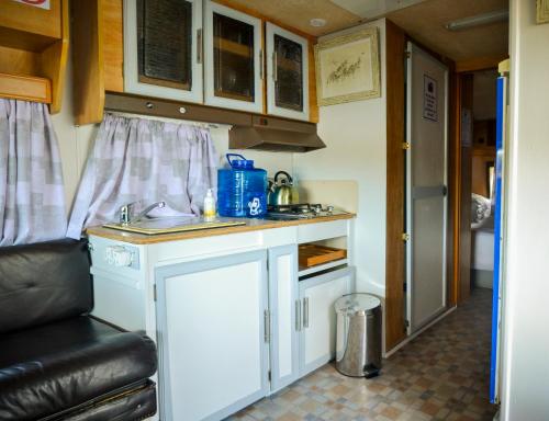 Maggie May House Boat - Colchester - 5km from Elephant Park