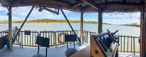 Maggie May House Boat - Colchester - 5km from Elephant Park