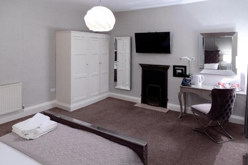 Deluxe Double Room image 5