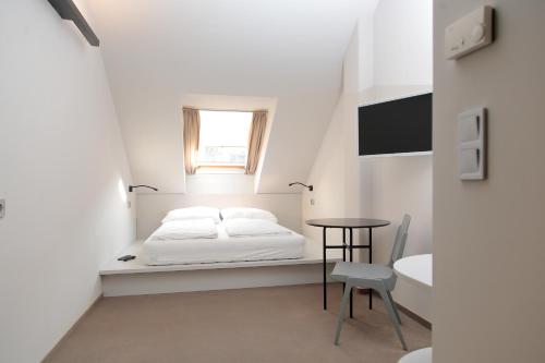 Maverick Hotel & Student Lodge - image 3