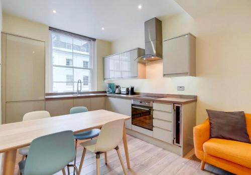 Cosy Central 2 Bedroom Apartment - Paddington Station, , London